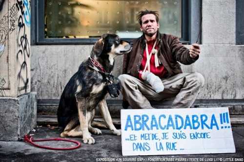pancartes-des-sdf-revisitees_656362_default_base_img.jpg