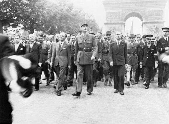 De gaulle sauveur de la nation