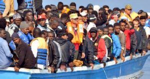 Salvini schimbă regulile: Porturile Italiei vor fi ÎNCHISE pentru vapoarele europene care salvează migranți pe Marea Mediterană