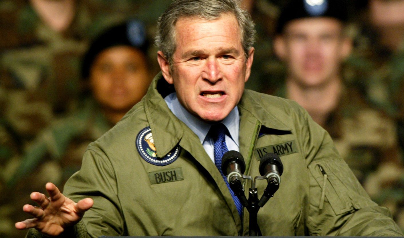 US PRESIDENT GEORGE BUSH MAKES A POINT DURING SPEECH TO ARMY TROOPS INTEXAS.